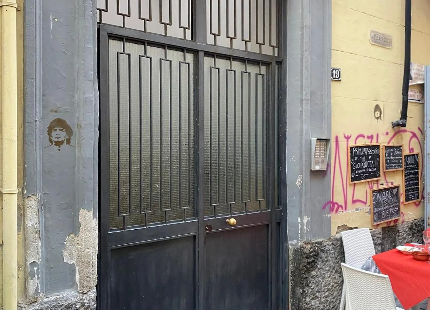Attico Spaccanapoli Con Mega Terrazzo Italy