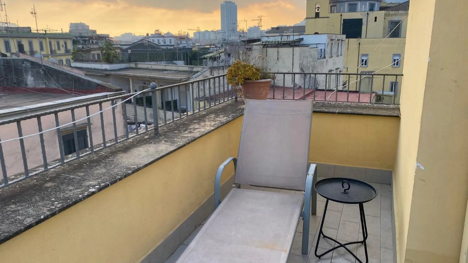 Attico Spaccanapoli Con Mega Terrazzo Italy